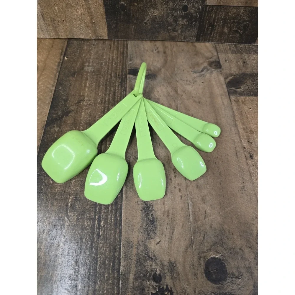 Vintage Tupperware Lime Green Measuring Spoons 6 Piece Set